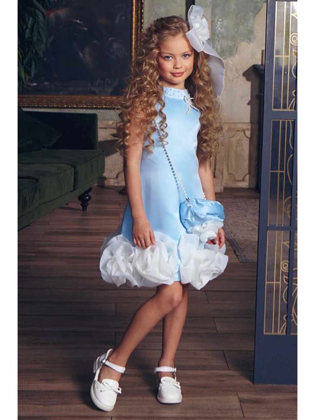 Kız Çocuk Dik Yaka İnci Detaylı Sıfır Kol Eteği 3D Gül İşlemeli Slim Kesim Mavi Elbise-3