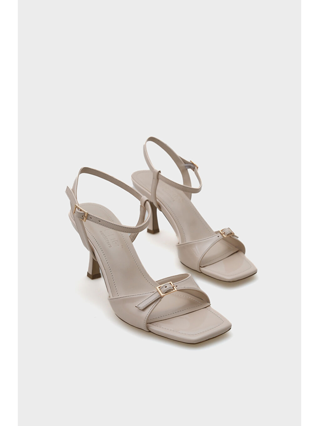 Ekru Dale Orta Topuklu Bilekten Bantlı Tokalı Kadın Sandalet-1