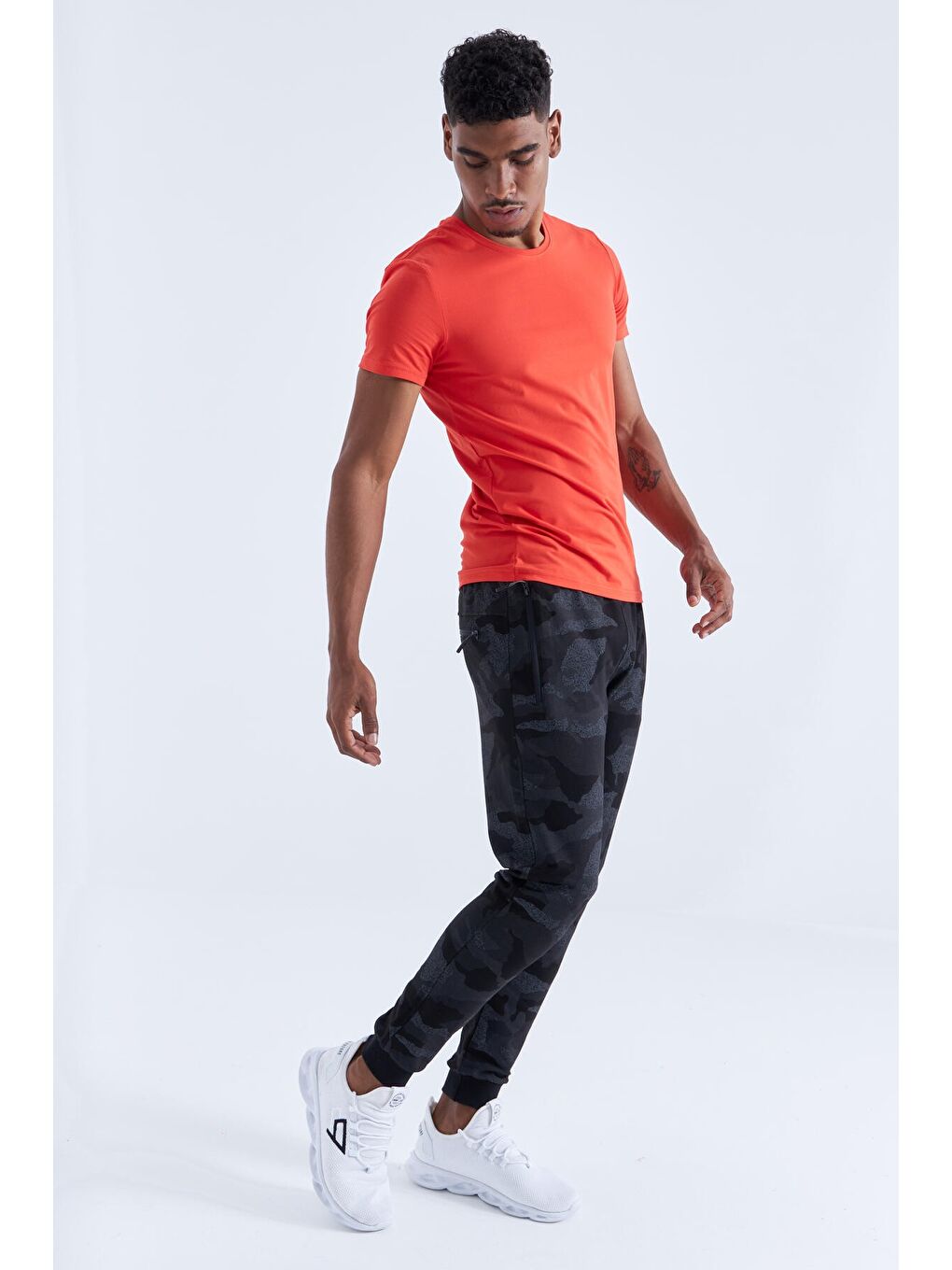 Siyah Kamuflaj Kamuflaj Desenli Dar Kalıp  Erkek Jogger Eşofman Altı- 84754-2
