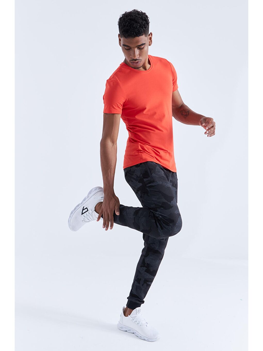 Siyah Kamuflaj Kamuflaj Desenli Dar Kalıp  Erkek Jogger Eşofman Altı- 84754-4