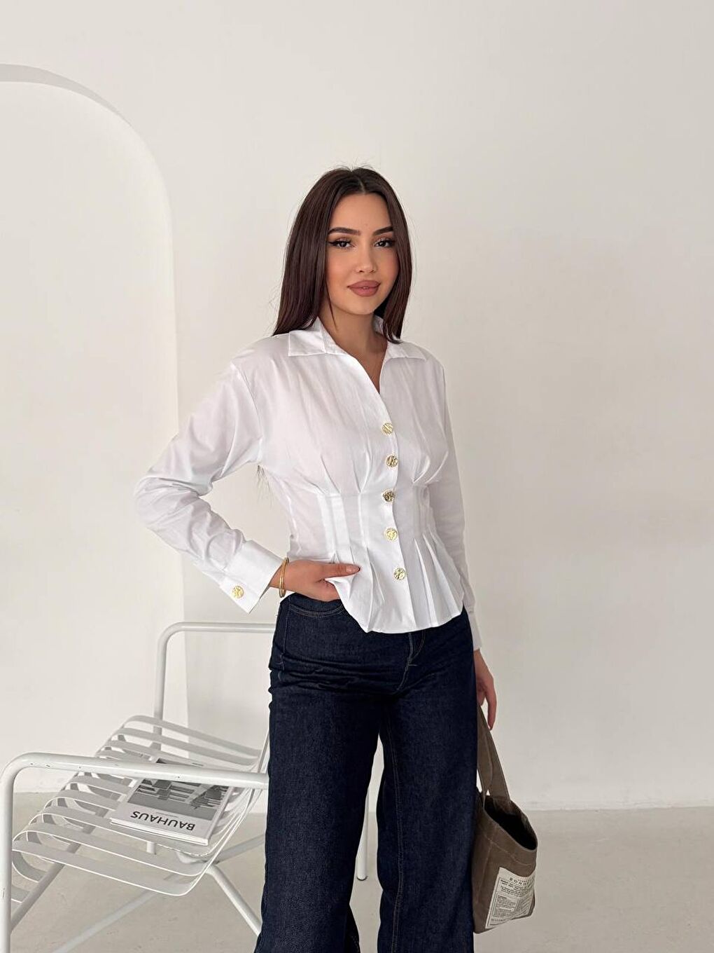 Kadın Korse Detaylı Gold Düğmeli Beyaz Gömlek-1