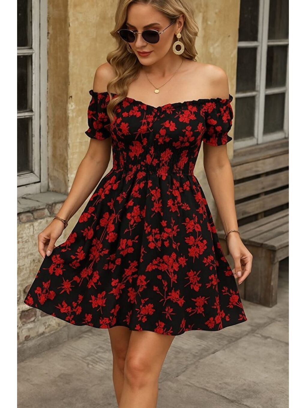 Siyah Kadın Kısa Kollu Madonna Yaka Beli Lastikli çiçek Desenli Kısa Süprem Elbise