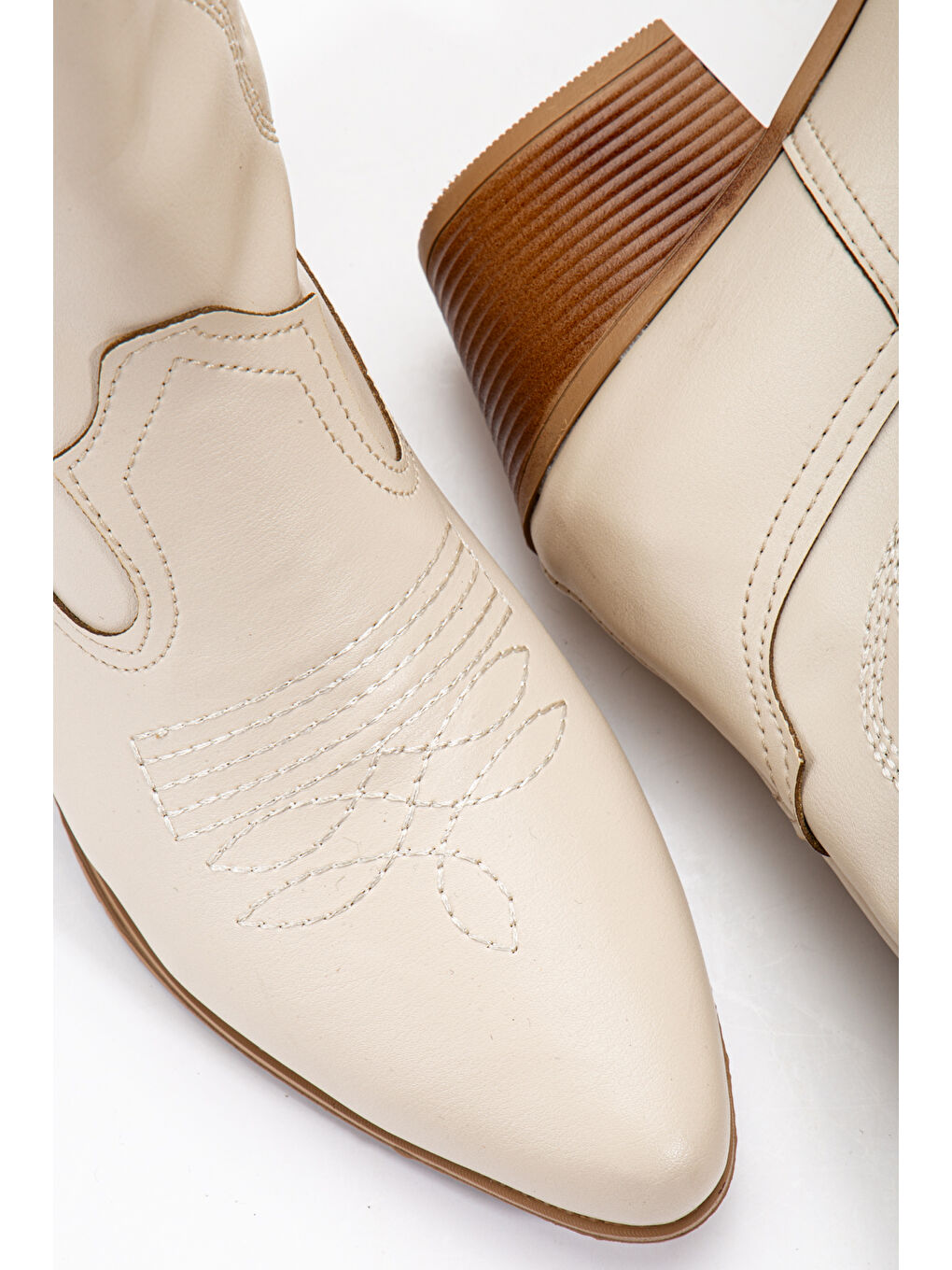 Kadın Bej Cilt Termo Taban Nakışlı Sivri Burunlu Western Uzun Kovboy Bot-2