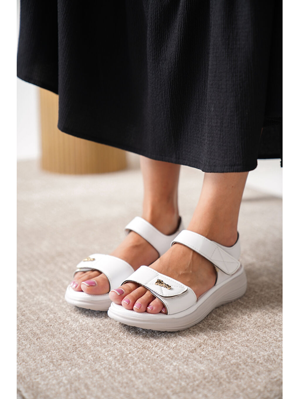 Beyaz D685 Günlük Ortopedik Kadın Sandalet