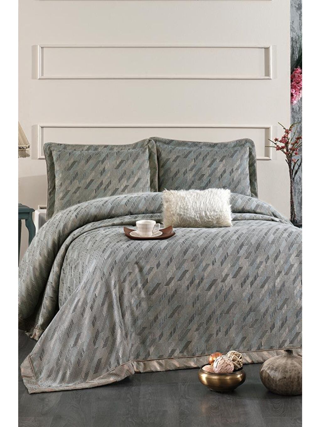 Julia Şönil Çift Kişilik Yatak Örtüsü 260x260 cm Turkuaz