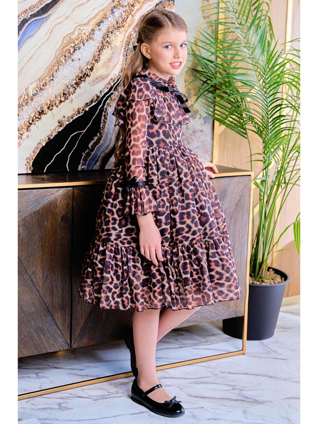 Ekru Kız Çocuk Göğsü Fırfırlı Yakası Kurdele Detaylı Leopar Desenli Kehribar Elbise-2