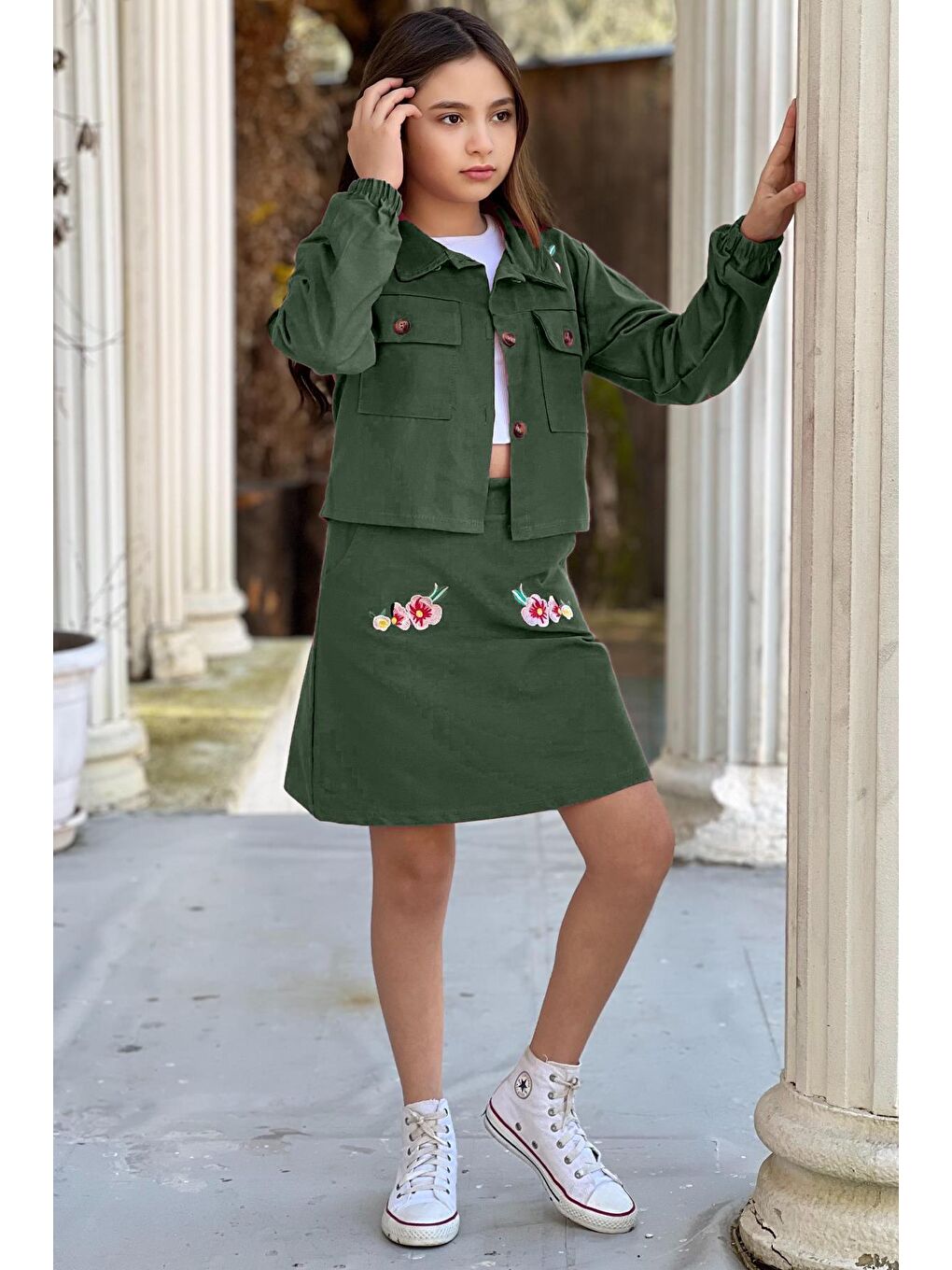 Kız Çocuk Omuzlarında Çiçek işlemeli Ceket Croplu Gabardin Haki Etekli Takım-2