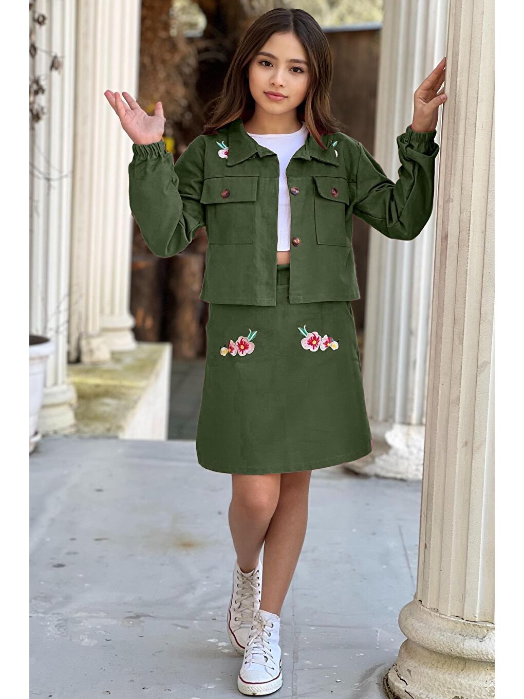 Kız Çocuk Omuzlarında Çiçek işlemeli Ceket Croplu Gabardin Haki Etekli Takım-1