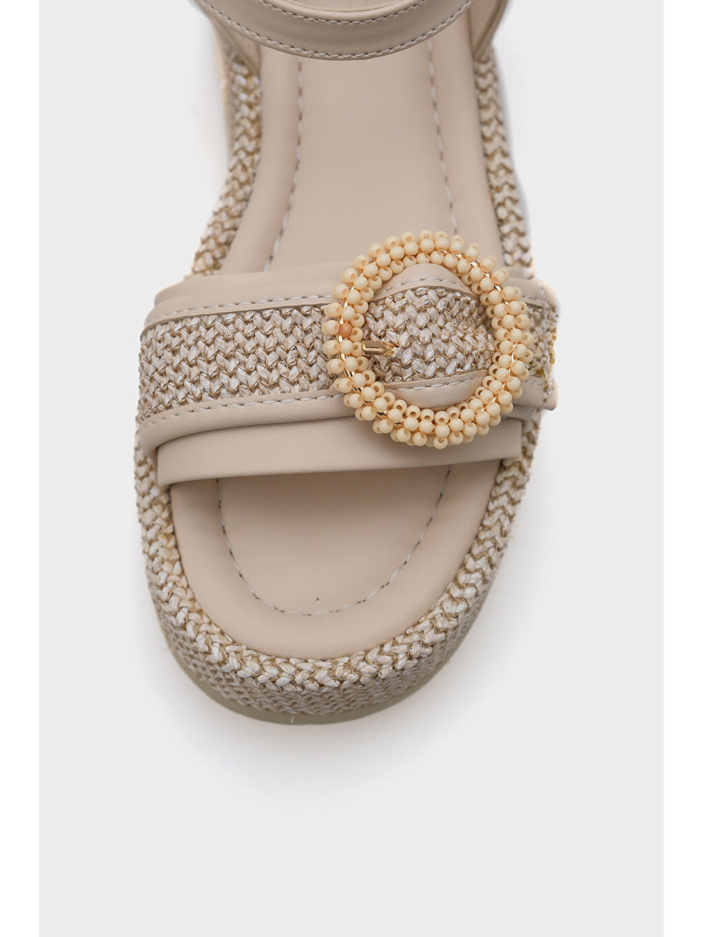 Bej Vanda Ahşap Tek Tokalı Leoparlı Hasırlı Dolgu Topuklu Kadın Sandalet-2