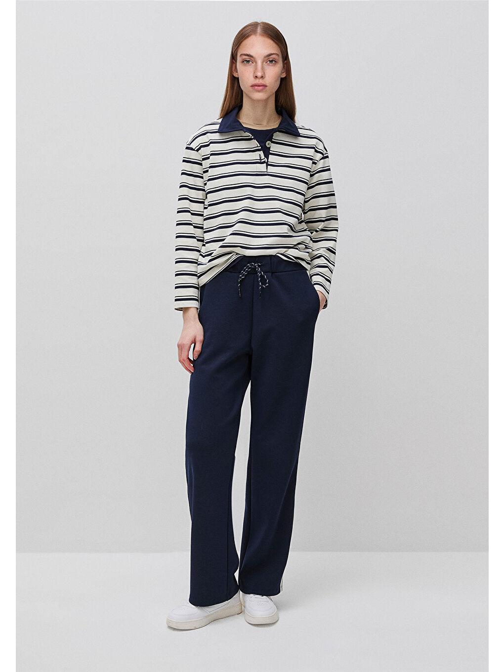 Kadın Lacivert Pamuk ve Modal Karışımlı Yanları Şeritli Düz Paça Eşofman Altı-2