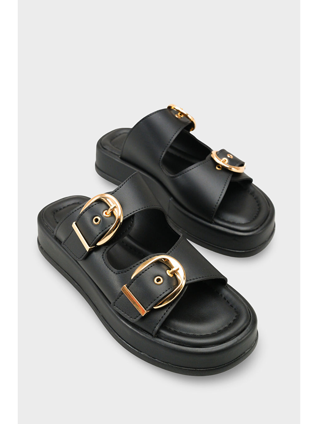 Siyah Vivien Dolgu Topuklu Çift Bantlı Tokalı Kadın Terlik-1