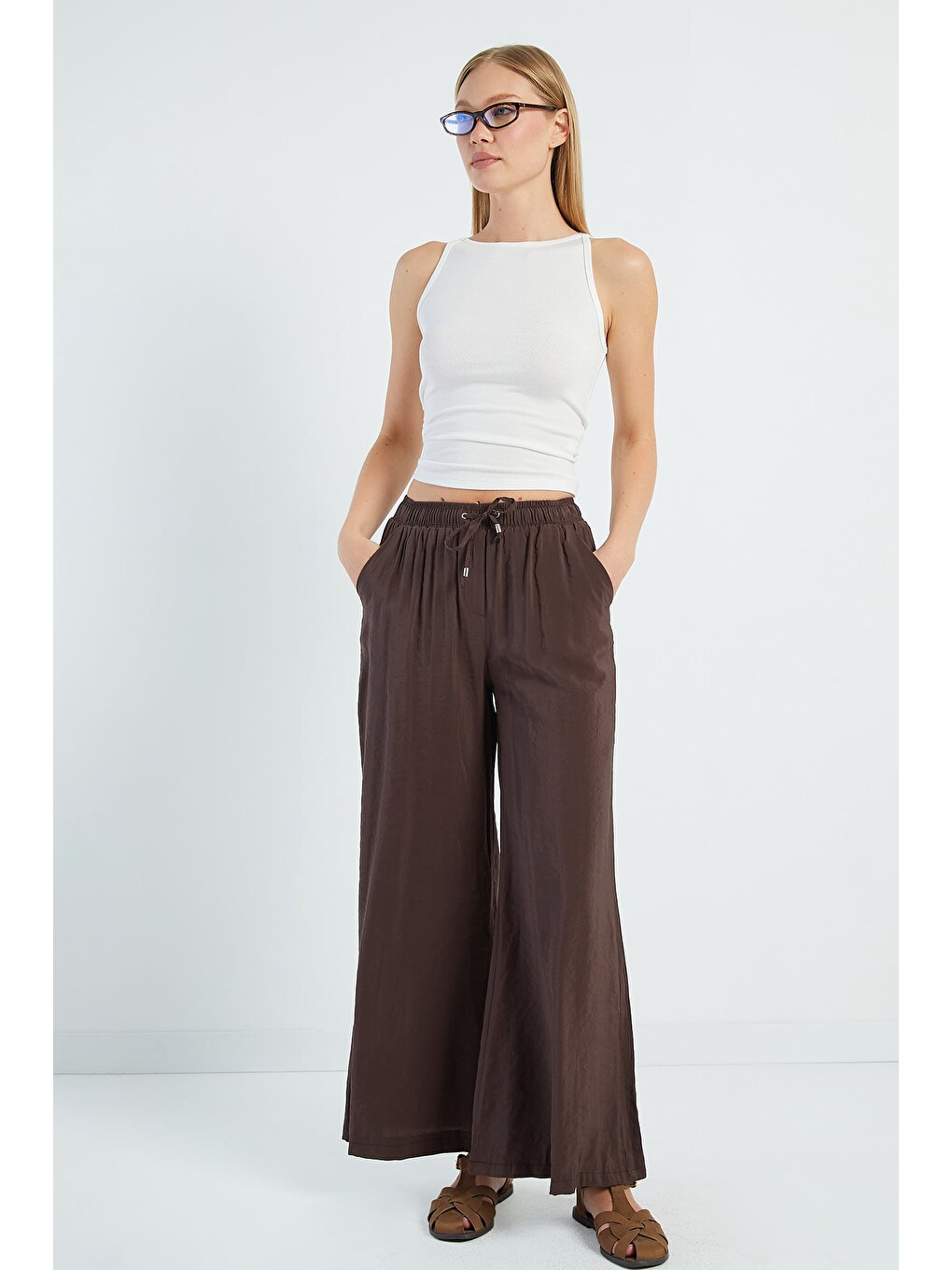 Kahverengi Beli Lastikli Bağcıklı Pantolon-1
