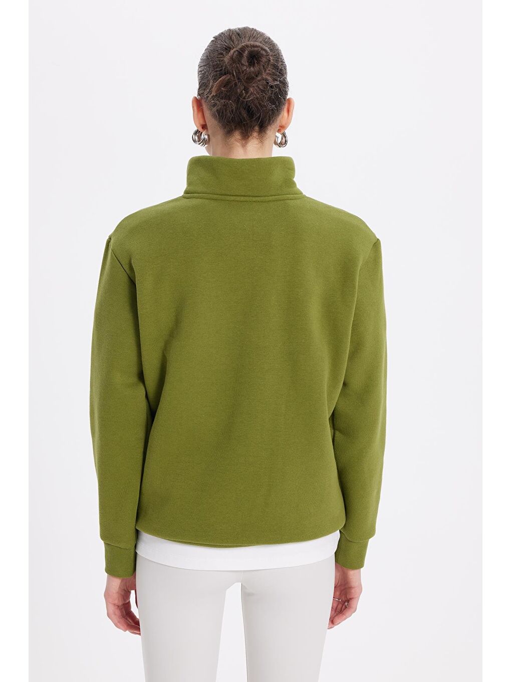Kadın Relax Fit Rahat Kesim Pamuklu İçi Polarlı Yarım Fermuarlı Haki Dik Yaka Sweatshirt-6