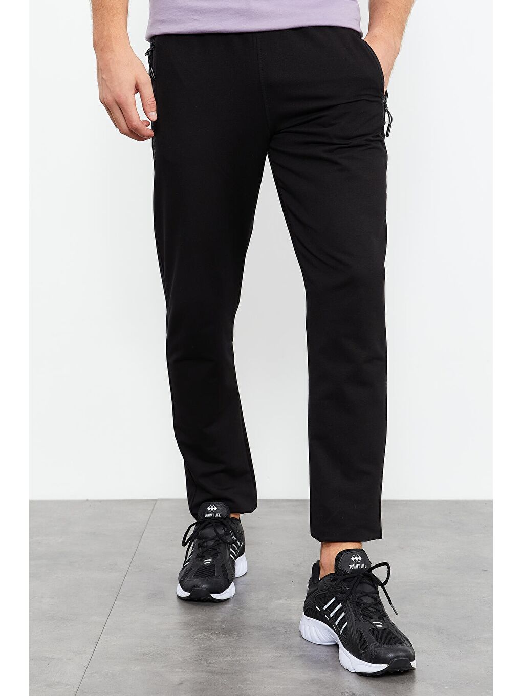 Siyah Fermuar Cepli Yazı Detaylı Standart Kalıp Klasik Paça Erkek Eşofman Alt - 84744-3