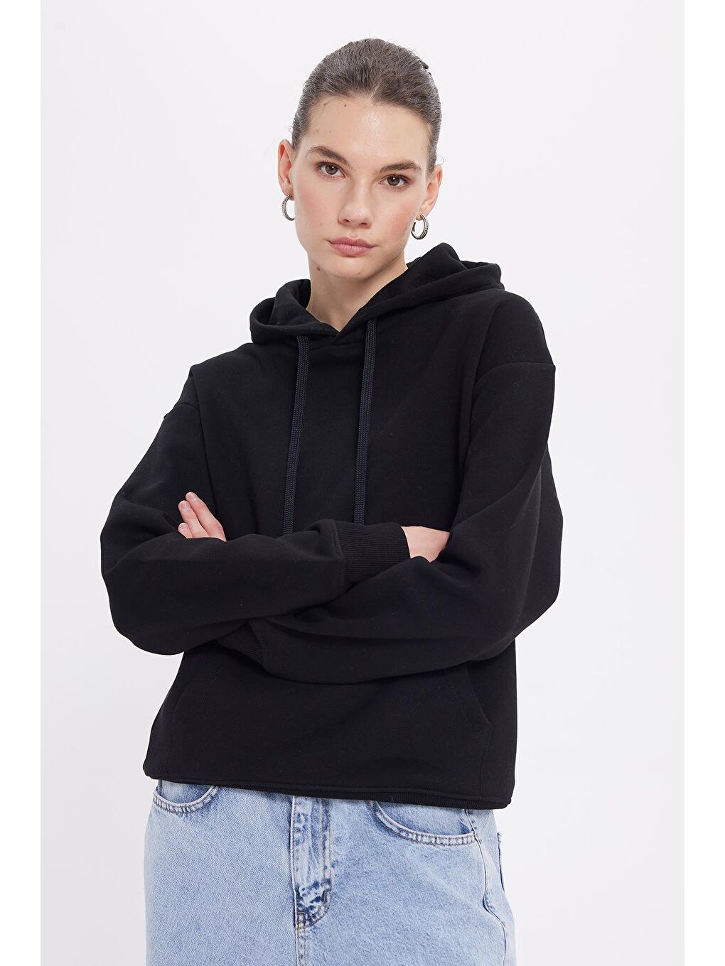 Kadın Oversize Geniş Kesim Pamuklu Yumuşak Dokulu İçi Polarlı Basic Siyah Kapüşonlu Sweatshirt-4