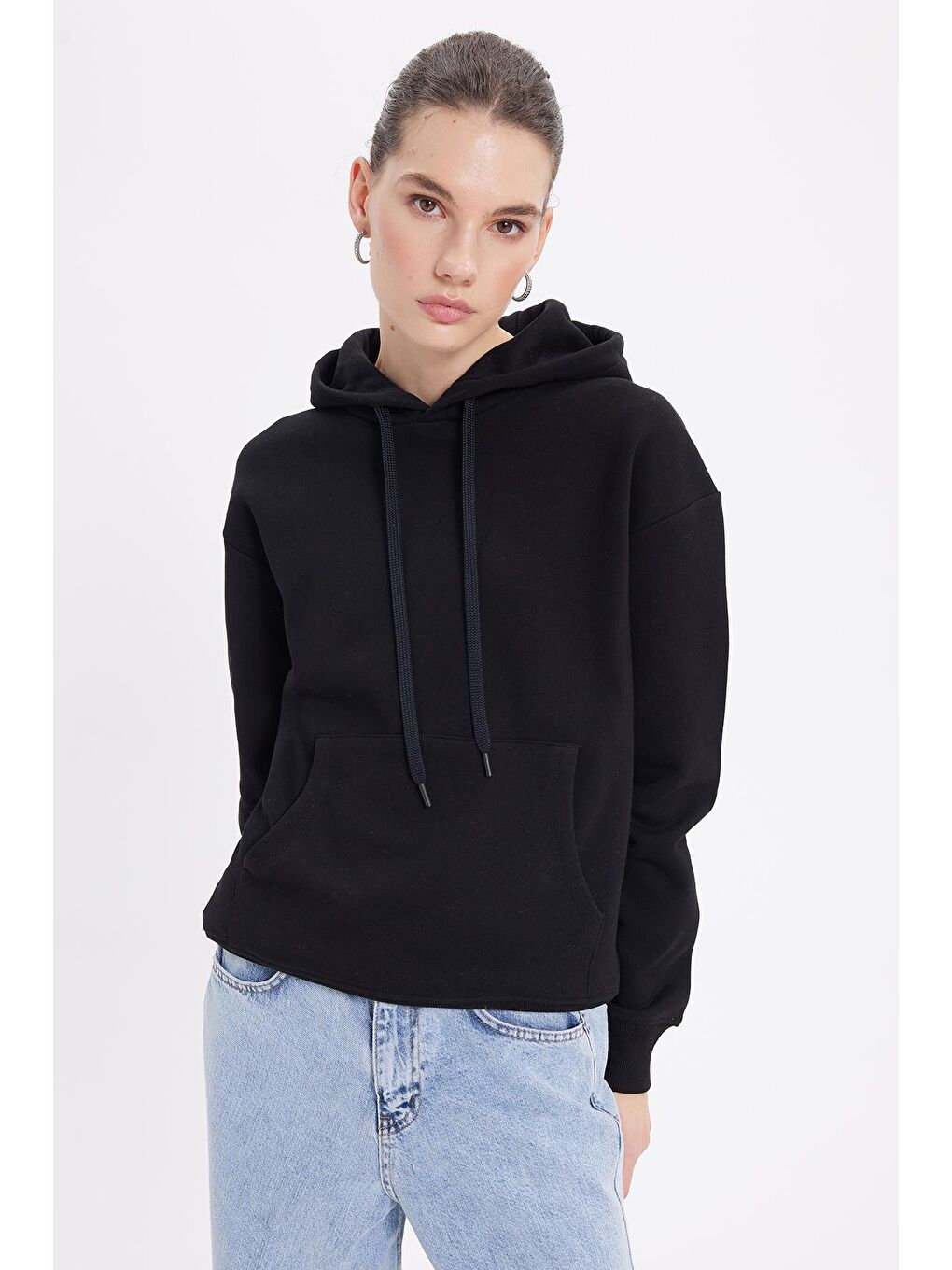 Kadın Oversize Geniş Kesim Pamuklu Yumuşak Dokulu İçi Polarlı Basic Siyah Kapüşonlu Sweatshirt-5