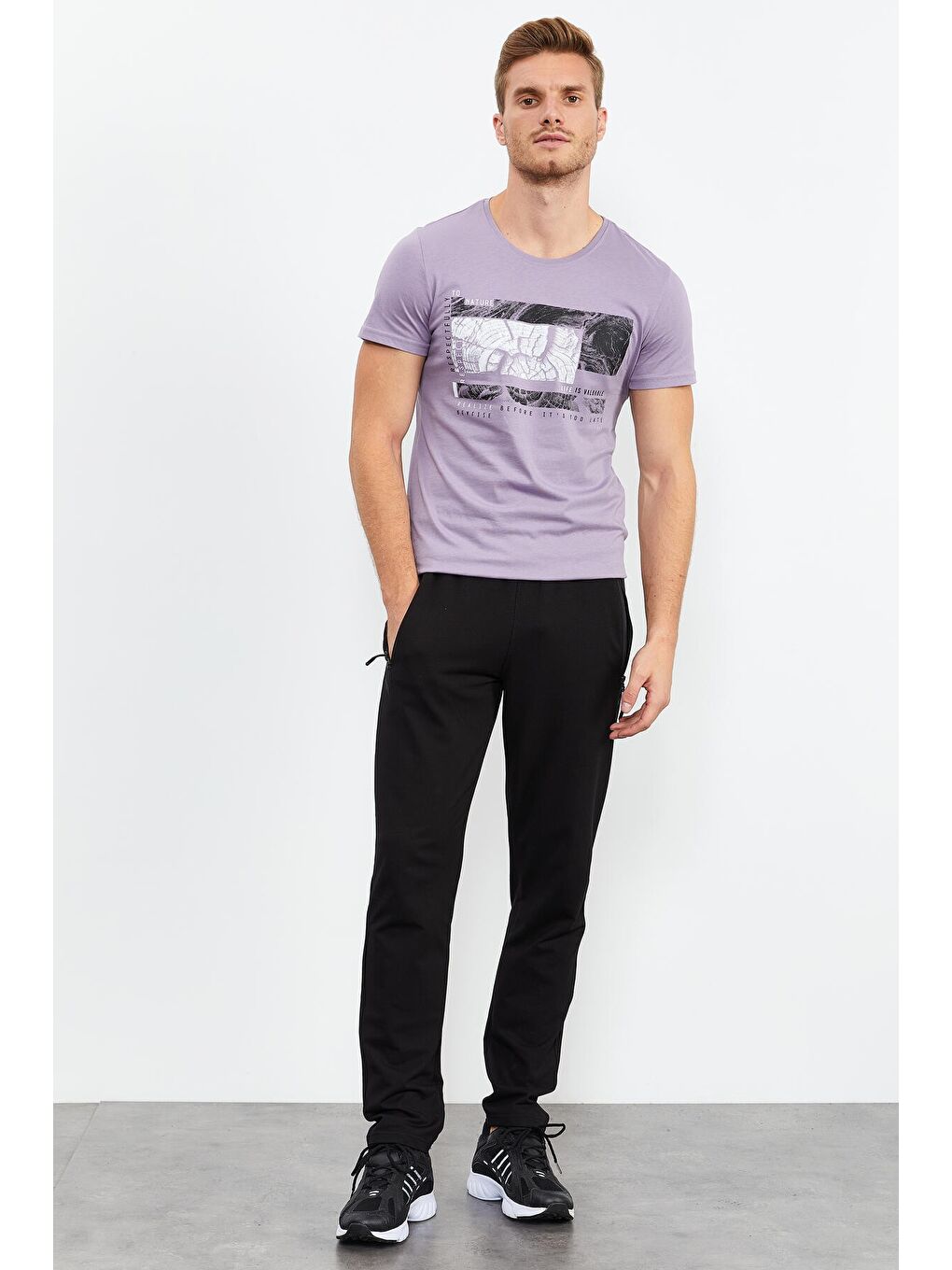 Siyah Fermuar Cepli Yazı Detaylı Standart Kalıp Klasik Paça Erkek Eşofman Alt - 84744-4