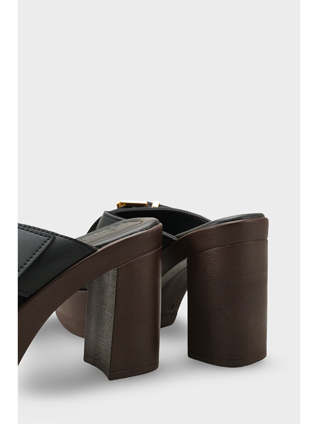 Siyah Marlo Platform Çapraz Bantlı Metal Tokalı Kadın Terlik-3