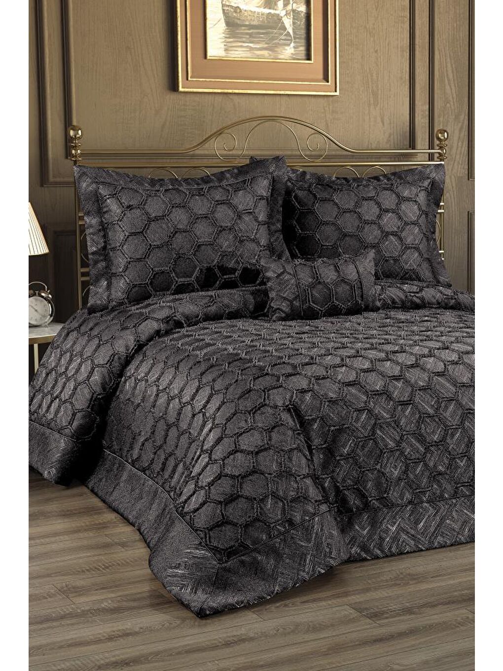 Deste Dolgulu Pamuklu Çift Kişilik Yatak Örtüsü Antrasit