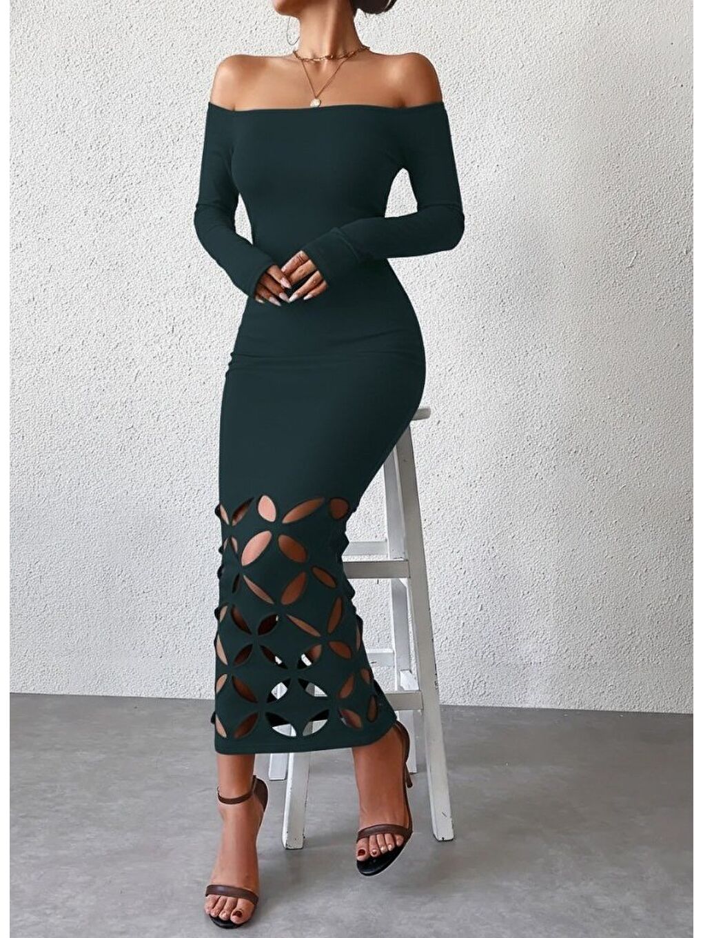 Yeşil Kadın Madonna Yaka Uzun Kollu Lazer çiçek Kesim Detaylı Uzun Ithal Krep Elbise-1
