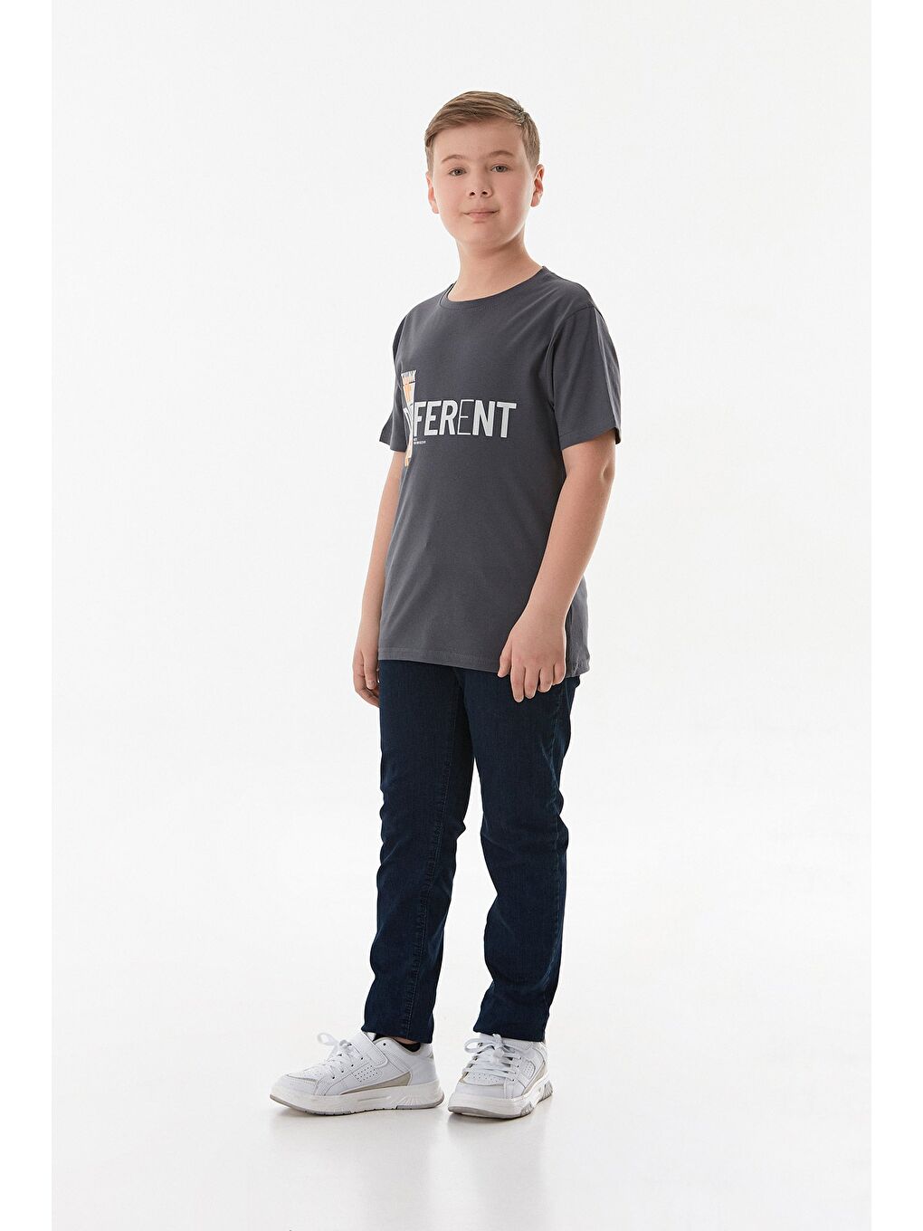 Antrasit %100 Pamuk Different Yazı Baskılı Bisiklet Yaka Erkek Çocuk Tişört-2