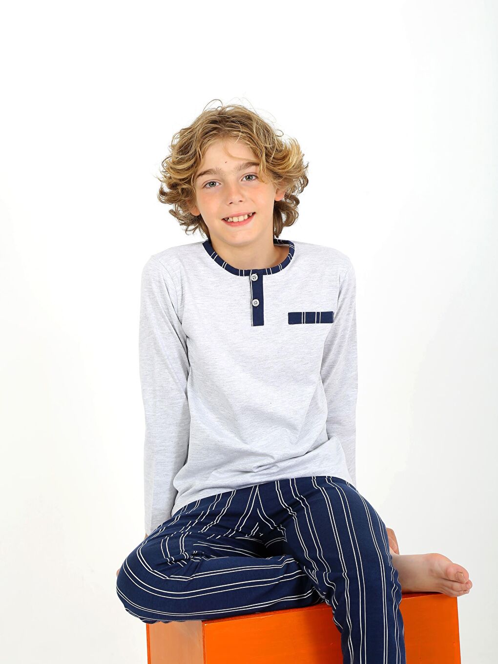 Beyaz Erkek Çocuk Uzun Kollu %100 Pamuklu Düğme Detaylı Pijama Takımı Classic