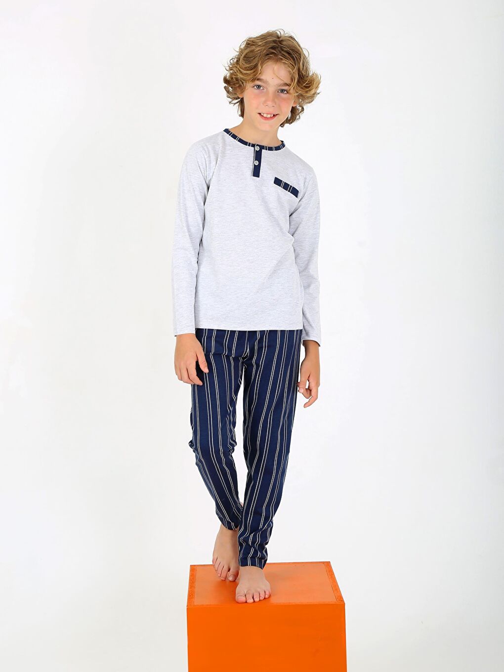 Beyaz Erkek Çocuk Uzun Kollu %100 Pamuklu Düğme Detaylı Pijama Takımı Classic-1