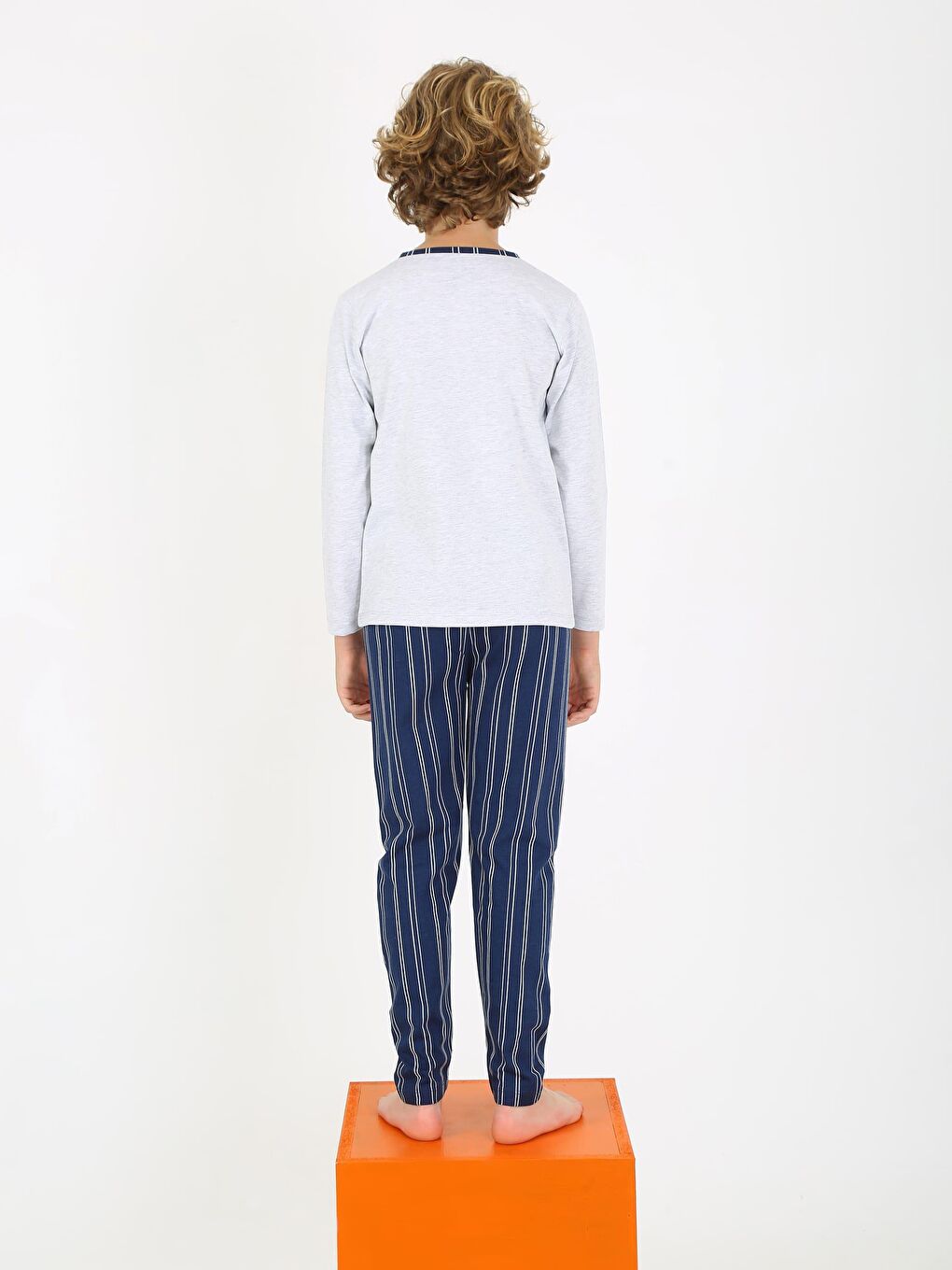 Beyaz Erkek Çocuk Uzun Kollu %100 Pamuklu Düğme Detaylı Pijama Takımı Classic-2