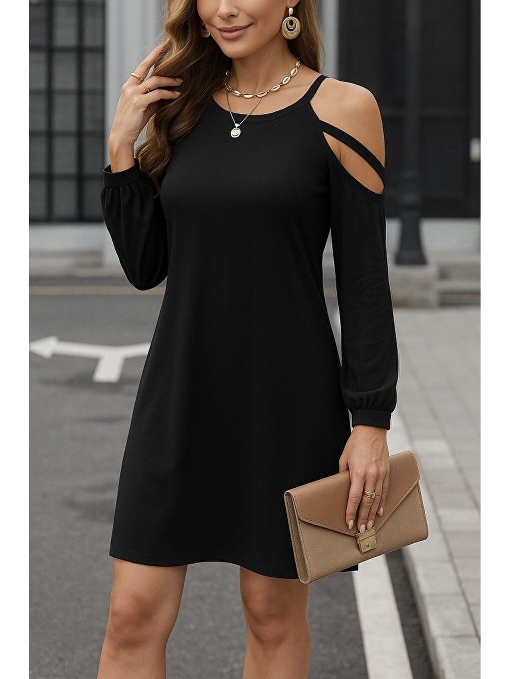 Siyah Kadın Uzun Kollu Omuz Açık Askı Detay Viskon Mini Boy Elbise-1