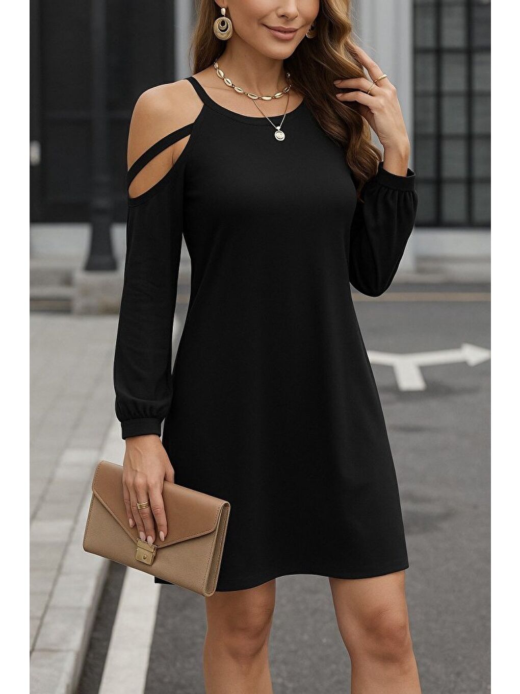 Siyah Kadın Uzun Kollu Omuz Açık Askı Detay Viskon Mini Boy Elbise-3
