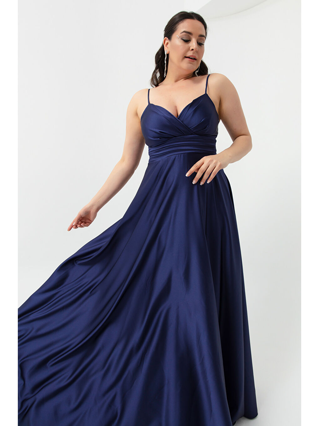 Kadın Lacivert İp Askılı Büyük Beden Saten Uzun Abiye & Mezuniyet Elbisesi-2