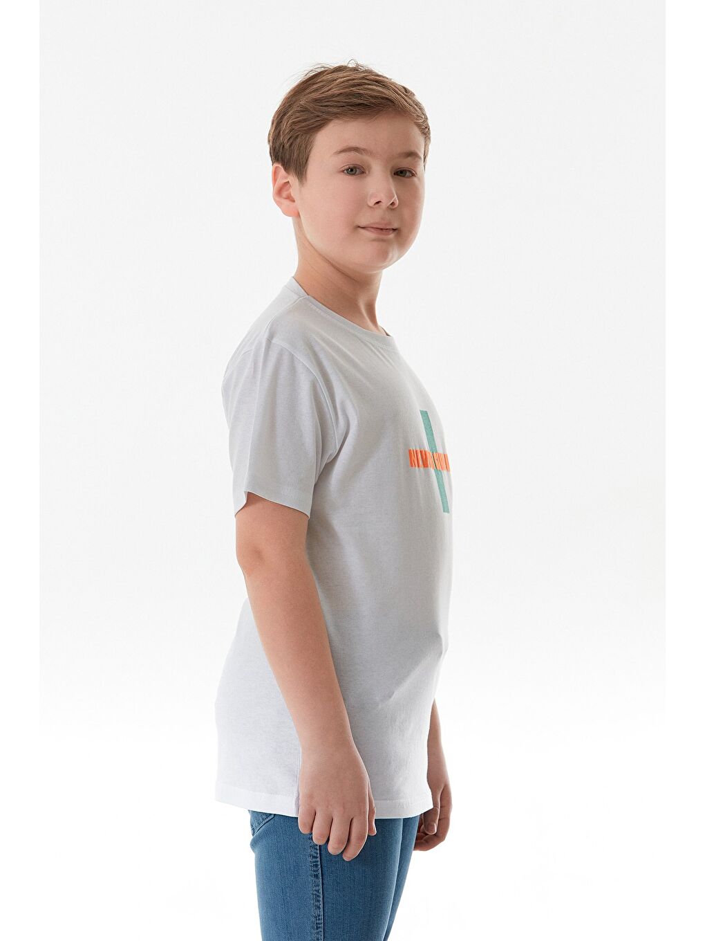 Beyaz Önü Ve Arkası Yazı Baskılı Erkek Çocuk Tişört