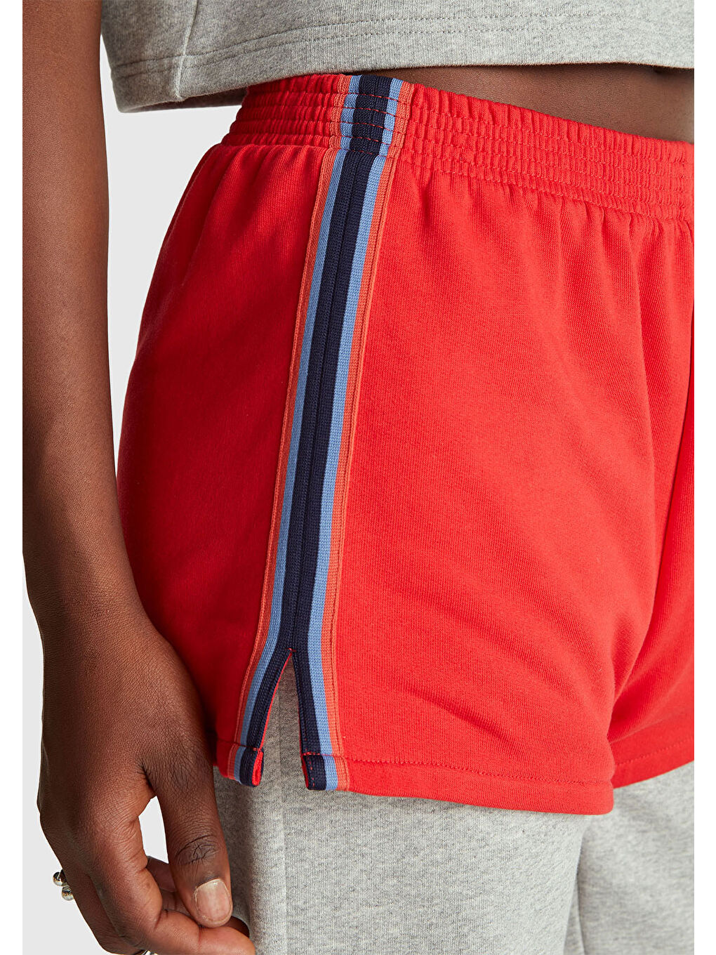 Kadın Kırmızı  %100 Pamuk Rahat Kalıp Stranger Things Sweat Şort-5