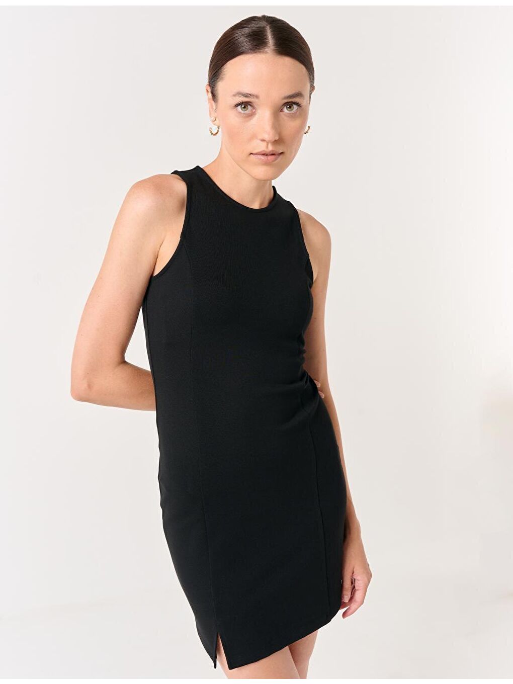 Siyah Bisiklet Yaka Kolsuz Basic Mini Elbise