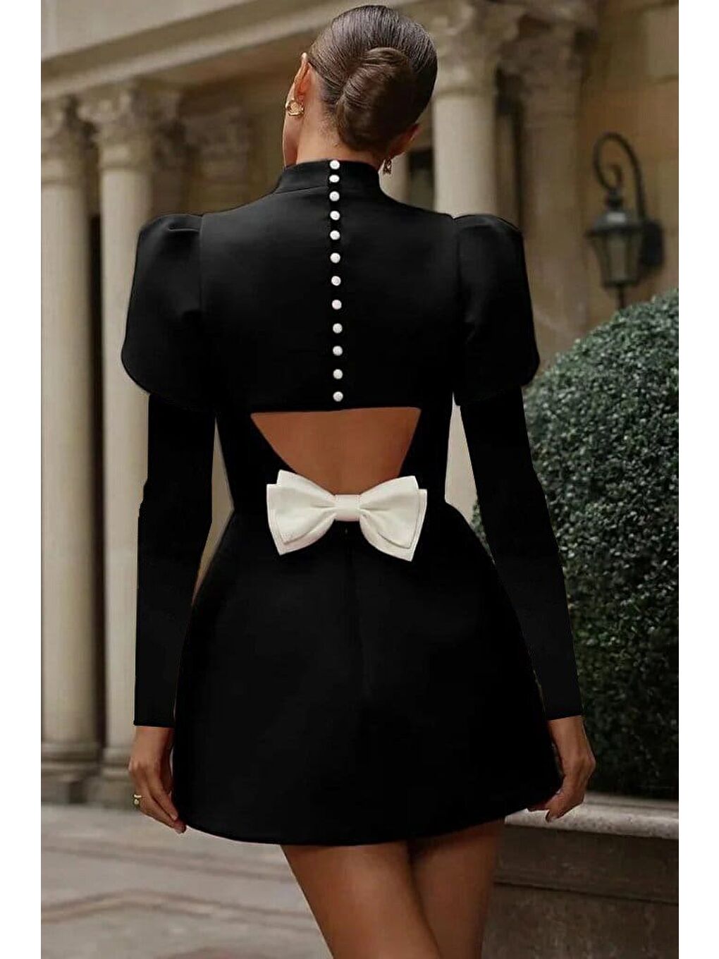 Siyah Kadın Uzun Kollu Yarı Balıkçı Yaka Arkadan Kurdela Detaylı Mini Atlas Elbise-1