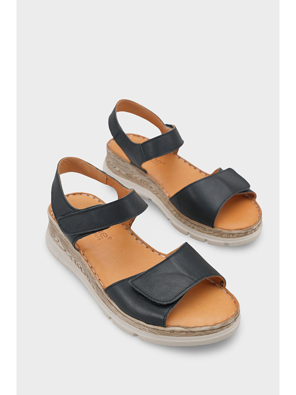 Siyah Corrinne Hakiki Deri Soft Konfor Kadın Sandalet-1