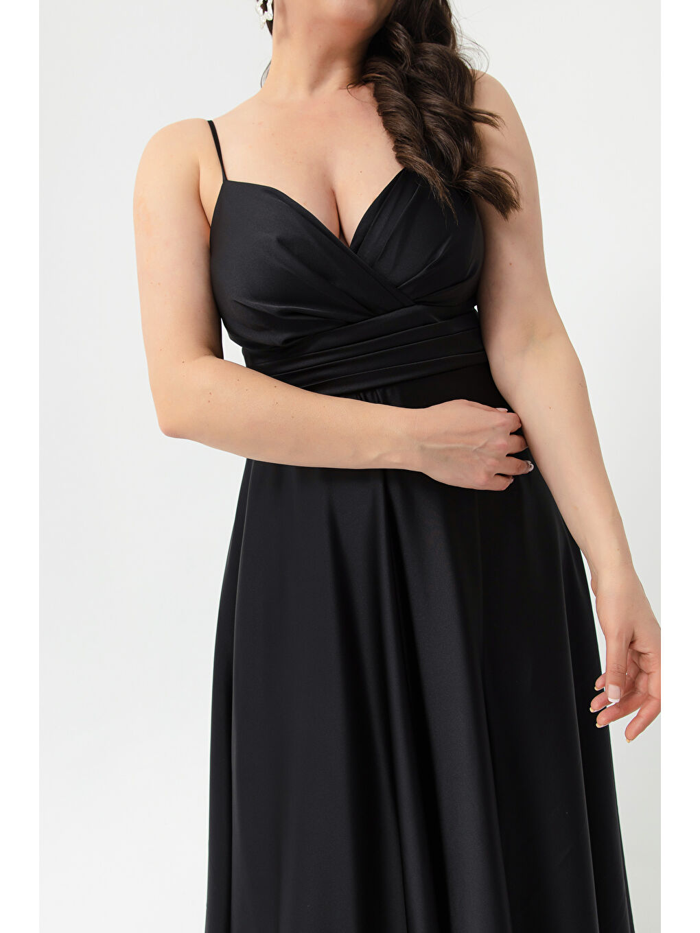 Kadın Siyah İp Askılı Büyük Beden Saten Uzun Abiye & Mezuniyet Elbisesi-2