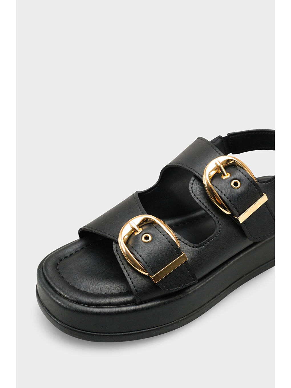 Siyah Cortney Dolgu Topuklu Çift Bantlı Tokalı Kadın Sandalet-3