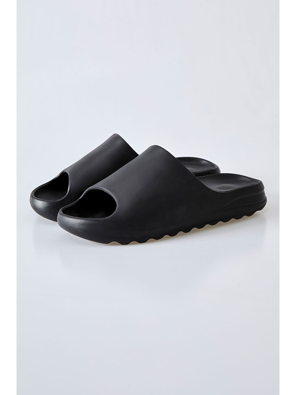 Siyah Yüksek Tabanlı Bantlı Erkek Terlik -89301-1