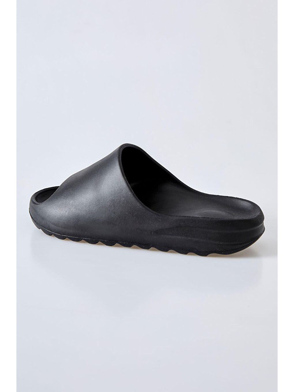 Siyah Yüksek Tabanlı Bantlı Erkek Terlik -89301-2