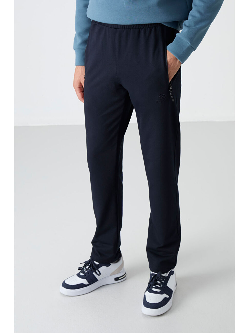 Lacivert Fermuarlı Üç Cepli Dar Kalıp Klasik Paça Erkek Eşofman Alt - 84671-1