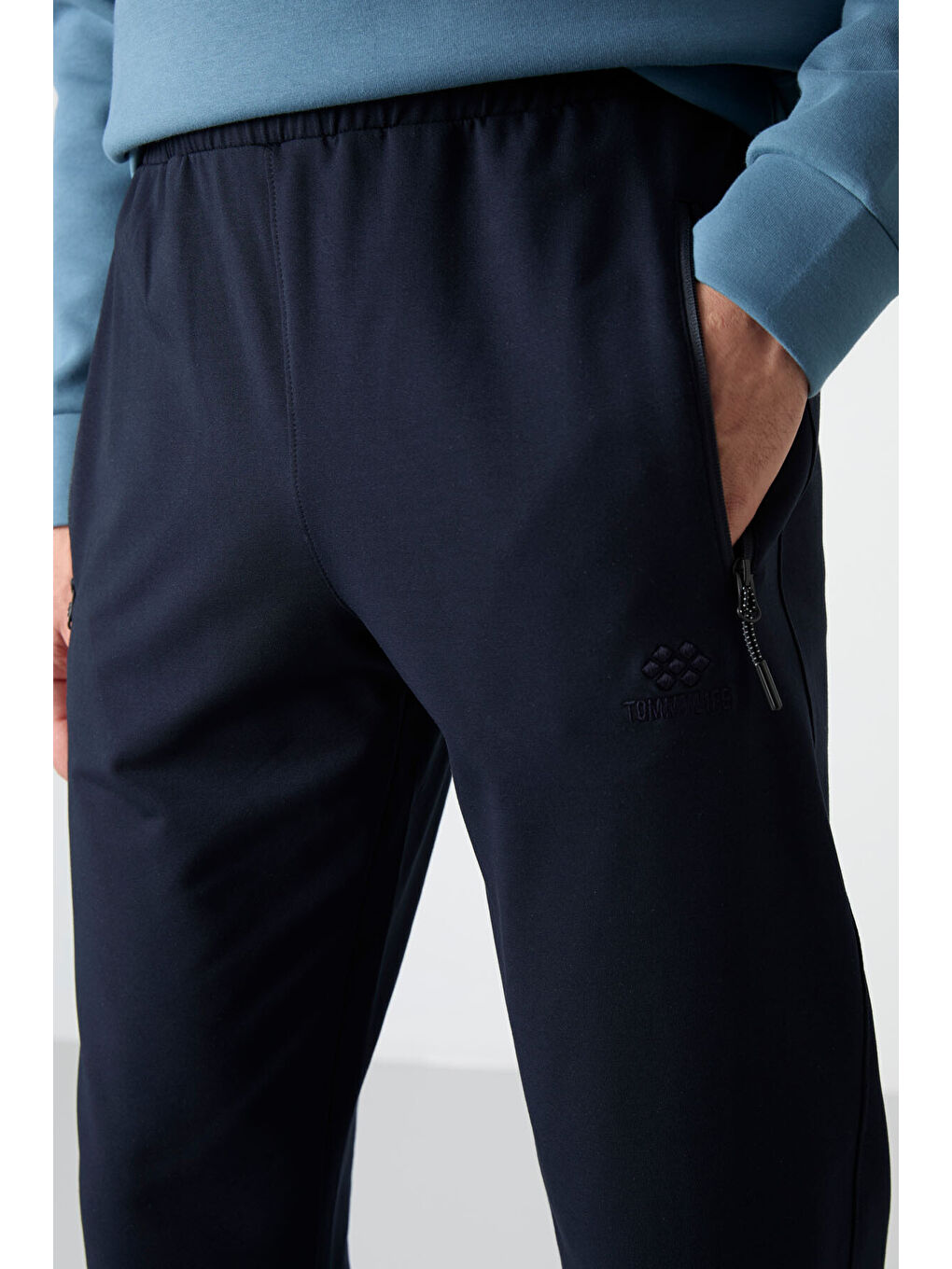 Lacivert Fermuarlı Üç Cepli Dar Kalıp Klasik Paça Erkek Eşofman Alt - 84671-2