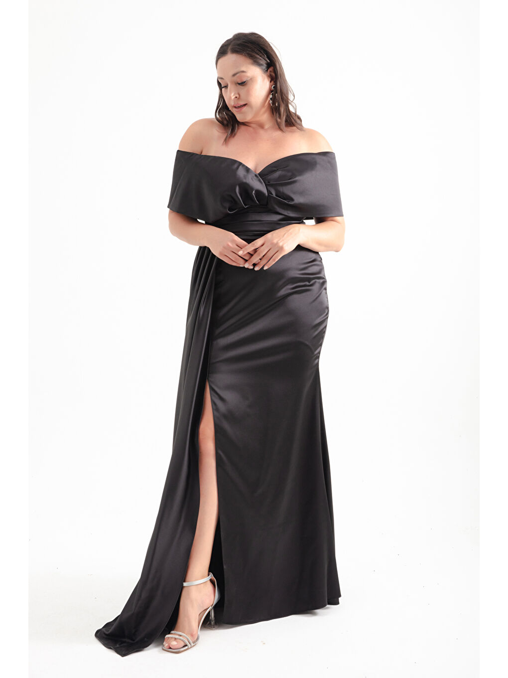 Kadın Siyah Kayık Yaka Yırtmaçlı Büyük Beden Uzun Abiye Elbise-3