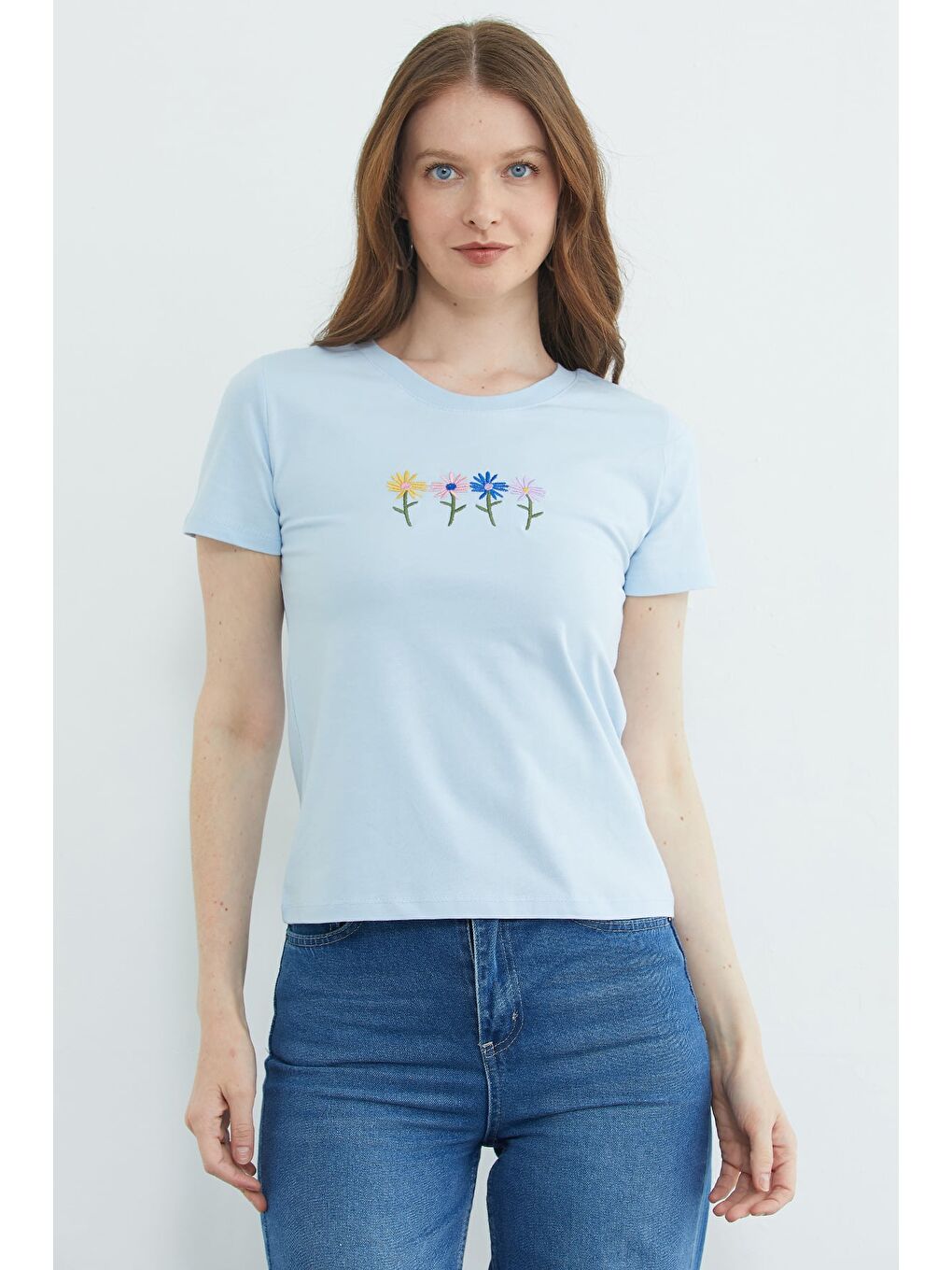 Mavi Çiçek Nakışlı Bisiklet Yaka Tişört-2