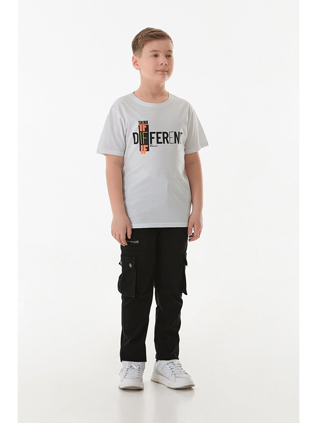 Beyaz %100 Pamuk Different Yazı Baskılı Bisiklet Yaka Erkek Çocuk Tişört-2