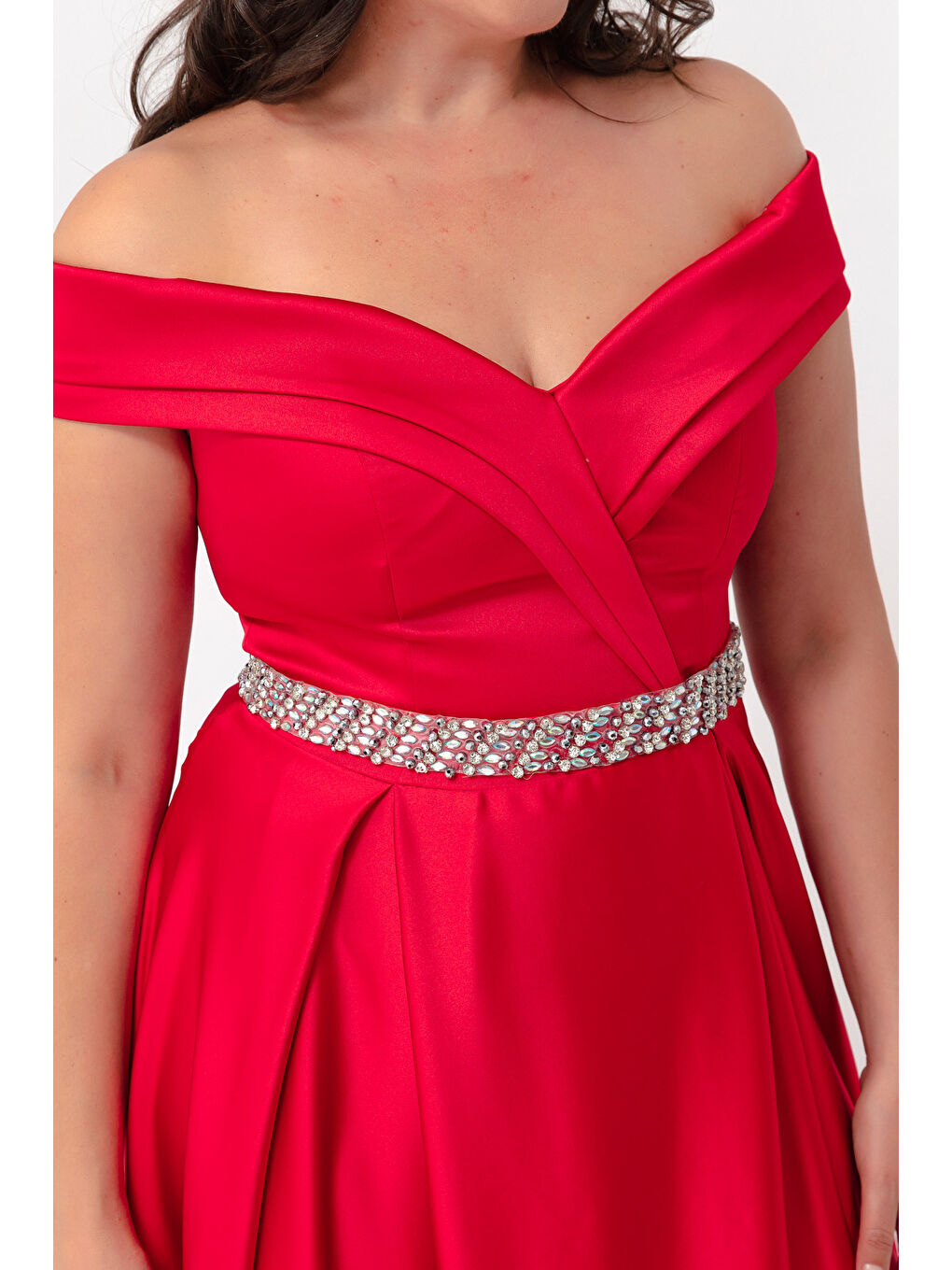 Kadın Kırmızı Kayık Yaka Taşlı Kemerli Büyük Beden Abiye Elbise-3