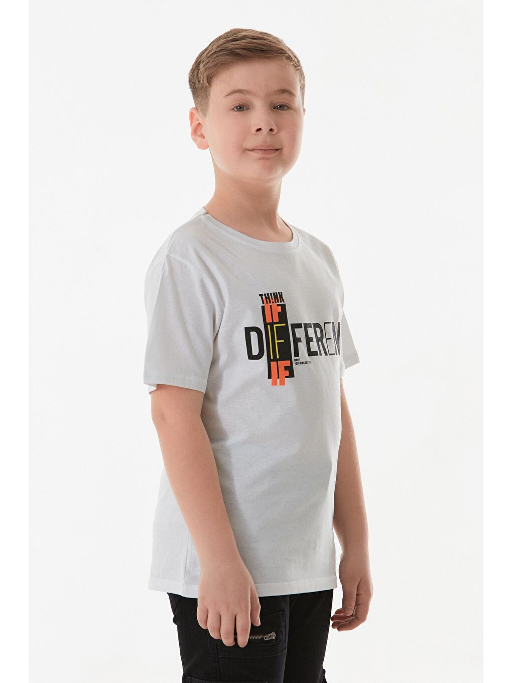 Beyaz %100 Pamuk Different Yazı Baskılı Bisiklet Yaka Erkek Çocuk Tişört-4