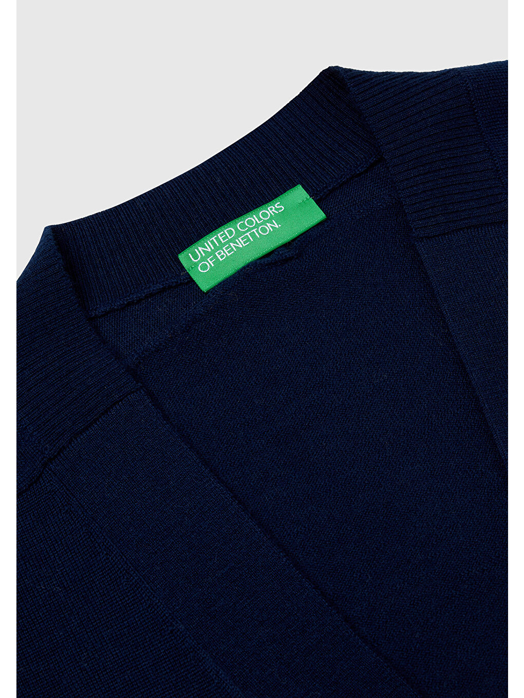 Kadın Lacivert %100 Yün Önü Cep Detaylı Düğmeli V Yaka Hırka-6