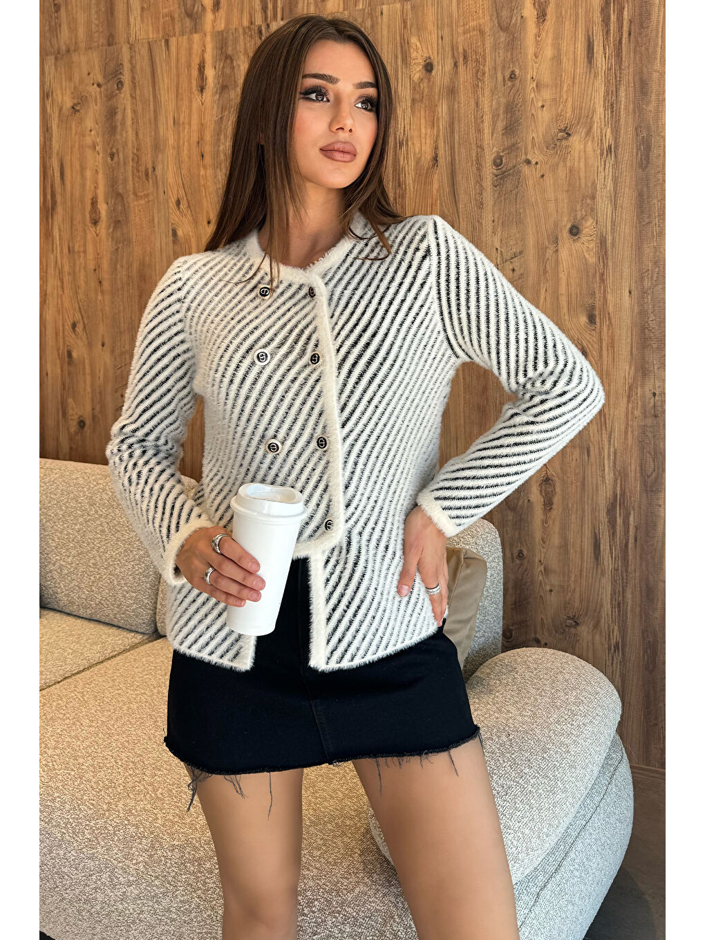 Ekru İplik Sakallı Triko Ceket-1