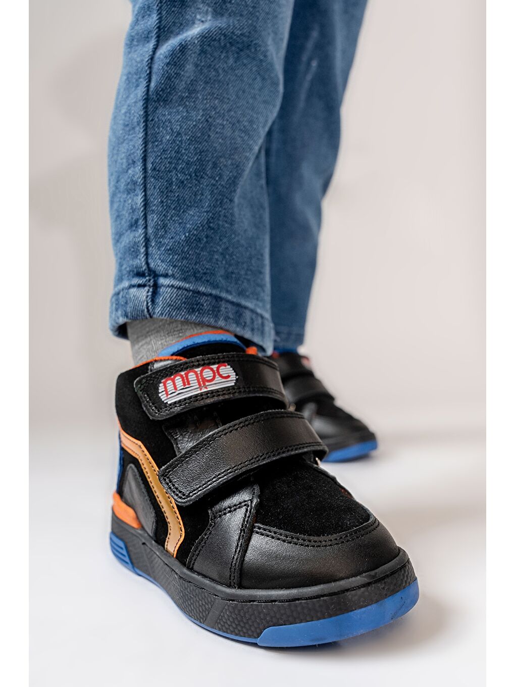 Erkek Çocuk Siyah Hakiki Deri Suya Dayanıklı Günlük Bot